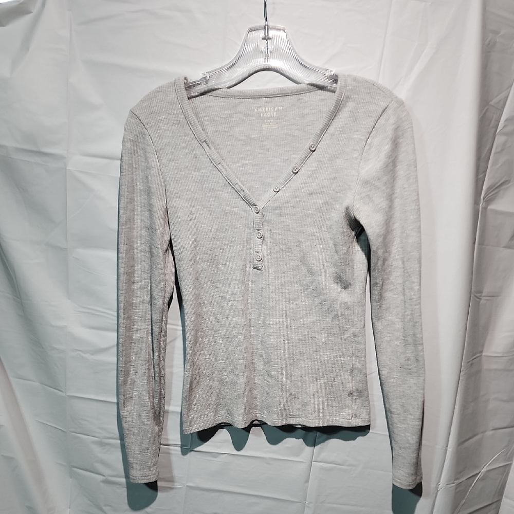 American Eagle Outfitters Light Gray Ribbed Henley Long Sleeve